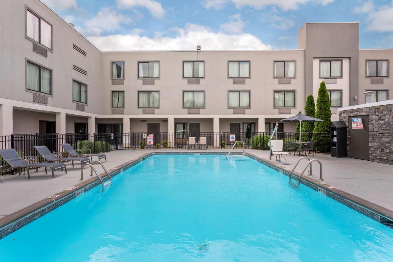 Best Western Plus Bowling Green Exterior photo