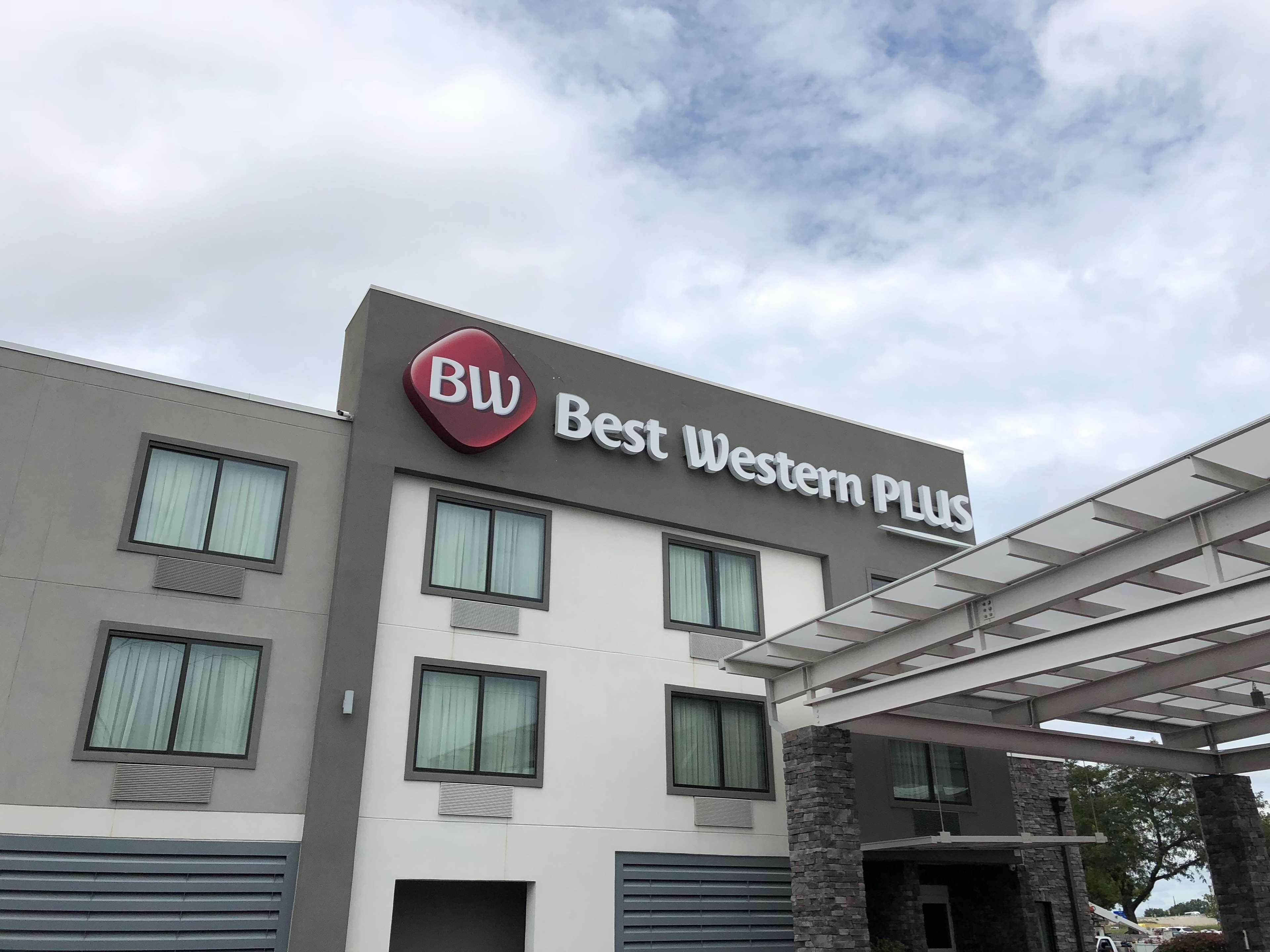 Best Western Plus Bowling Green Exterior photo
