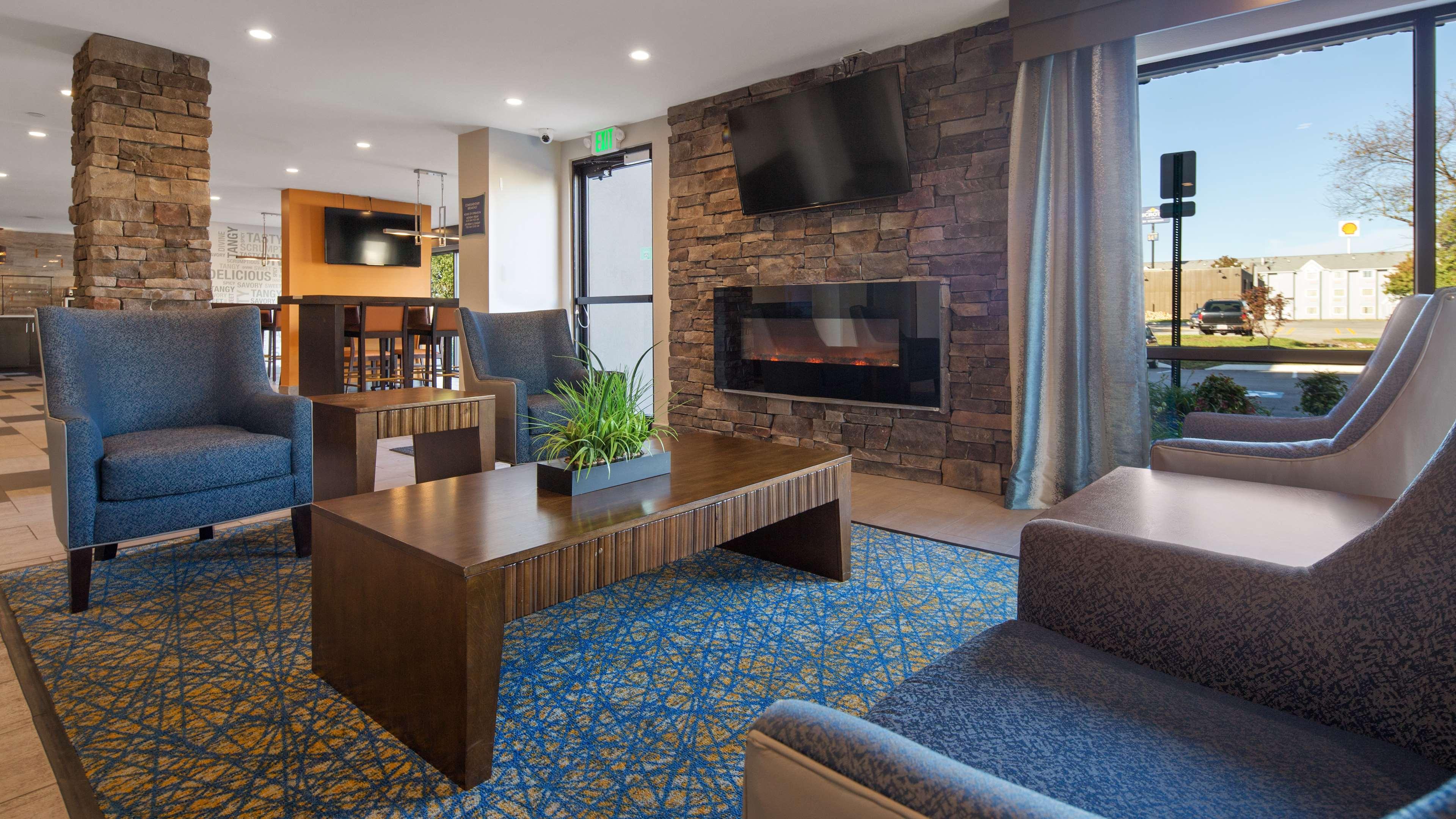 Best Western Plus Bowling Green Exterior photo