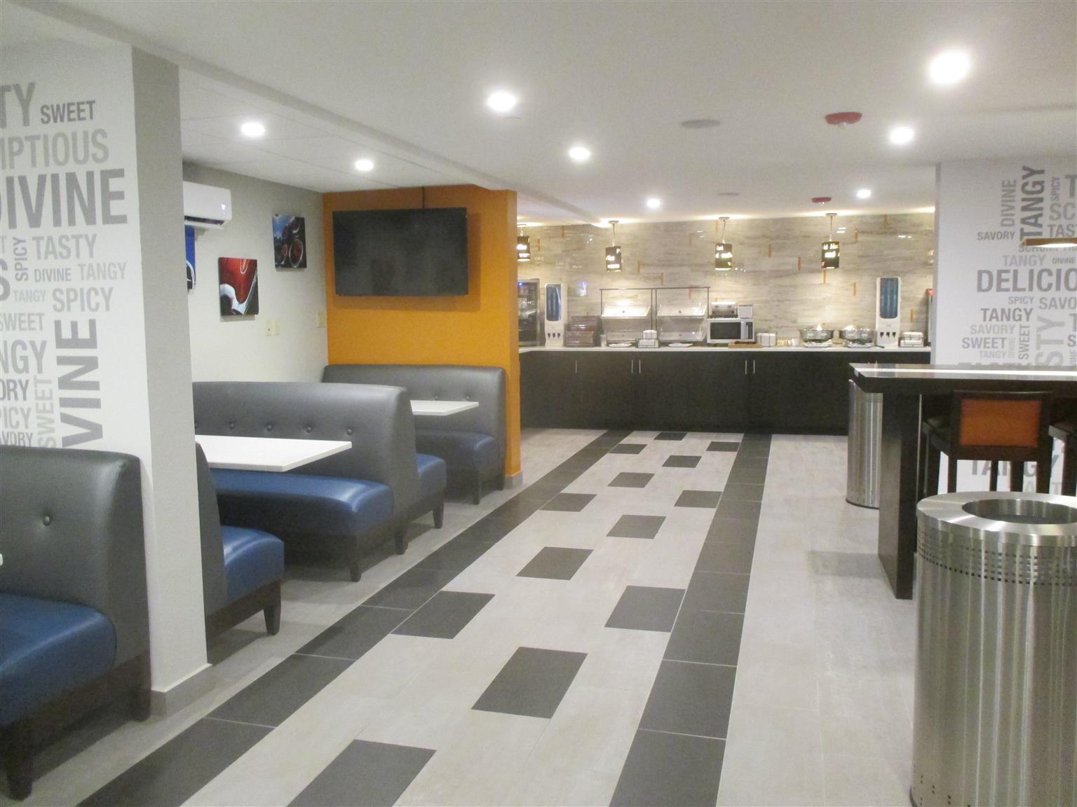 Best Western Plus Bowling Green Exterior photo